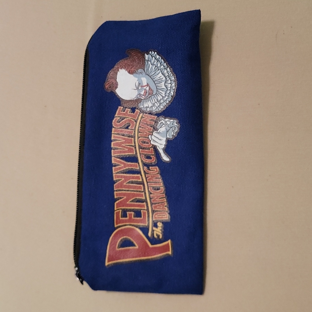 Pennywise the clown pencil/ small makeup bag